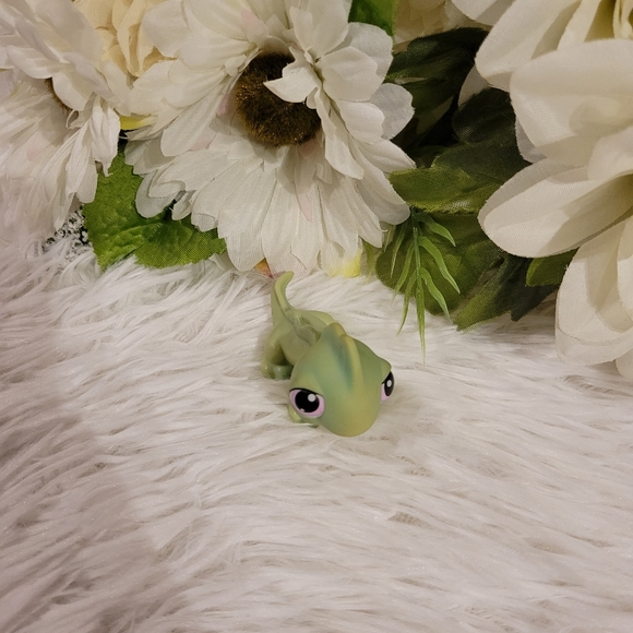 2/$10 Littlest Pet Shop Authentic LPS #374 Green Iguana Lizard Purple Eyes - Picture 3 of 9